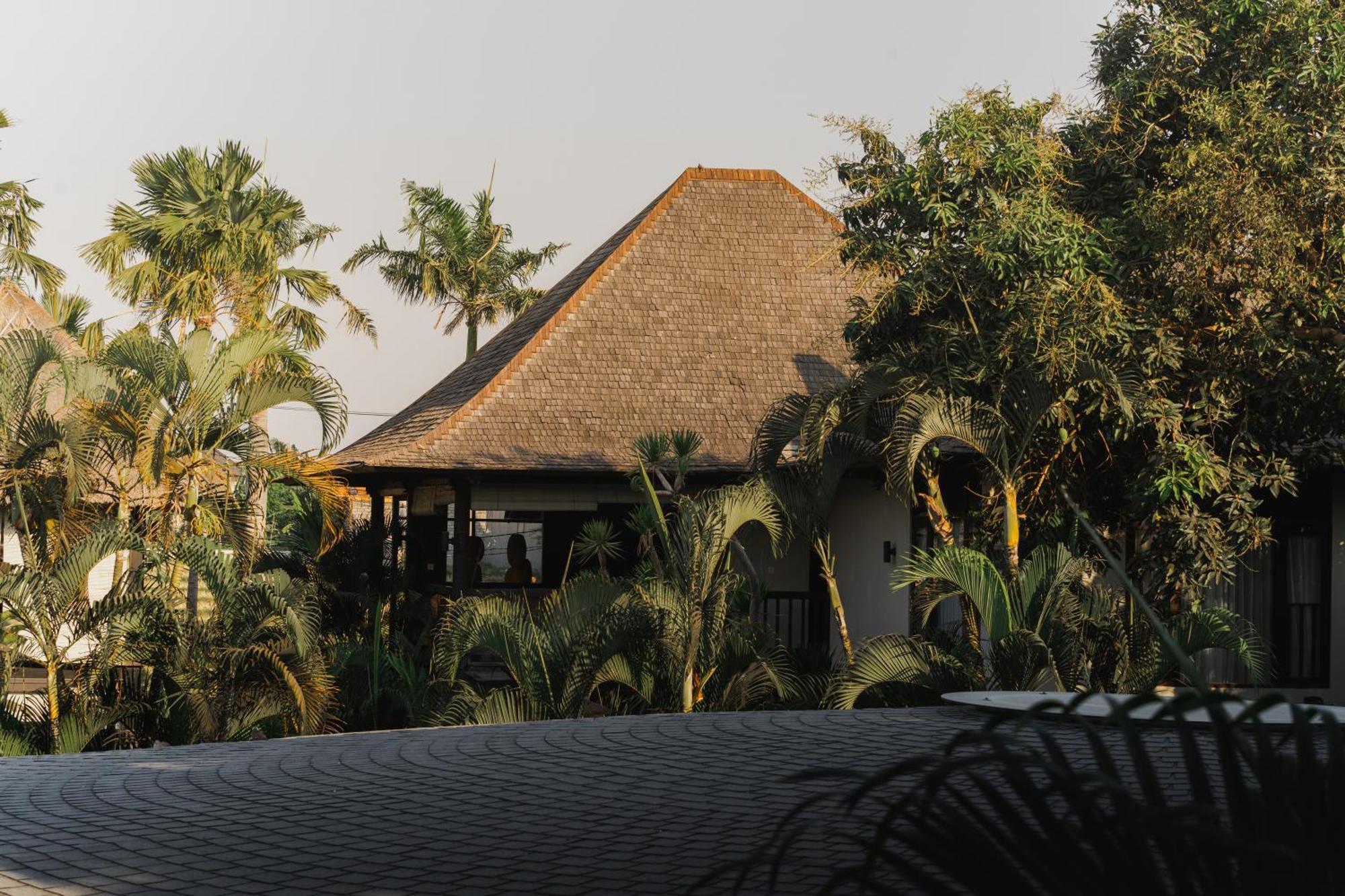 Wave House Resort Canggu Exterior photo